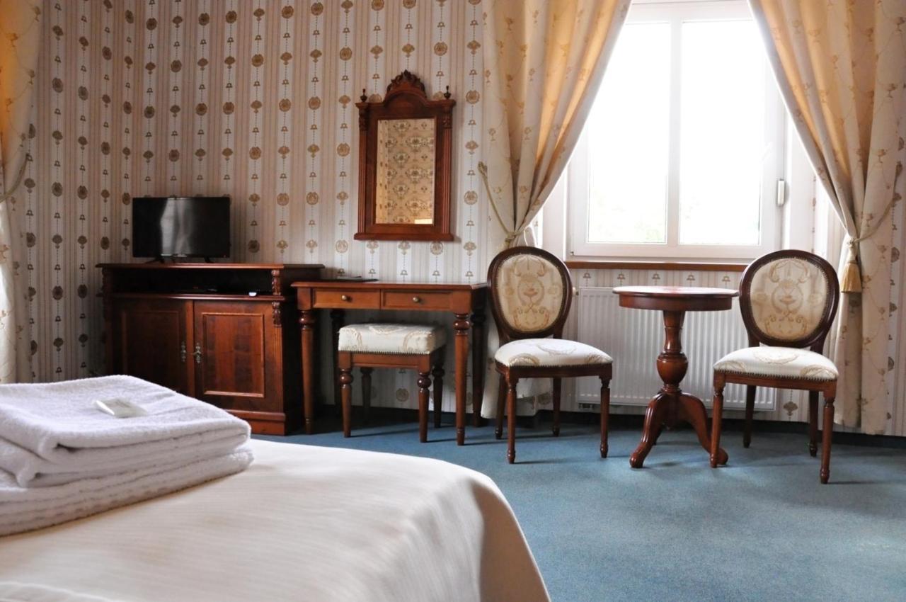 Hotel Mertin Chomutov Eksteriør billede
