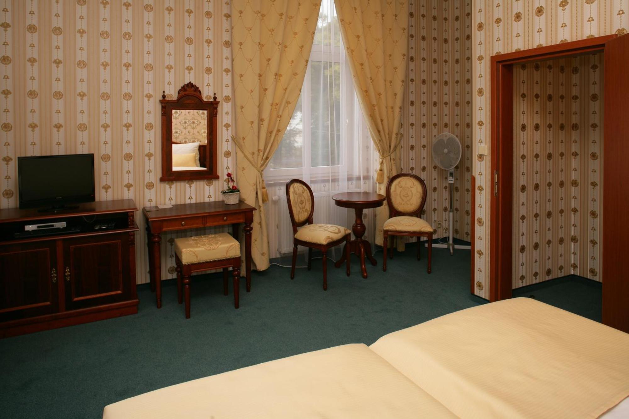 Hotel Mertin Chomutov Eksteriør billede