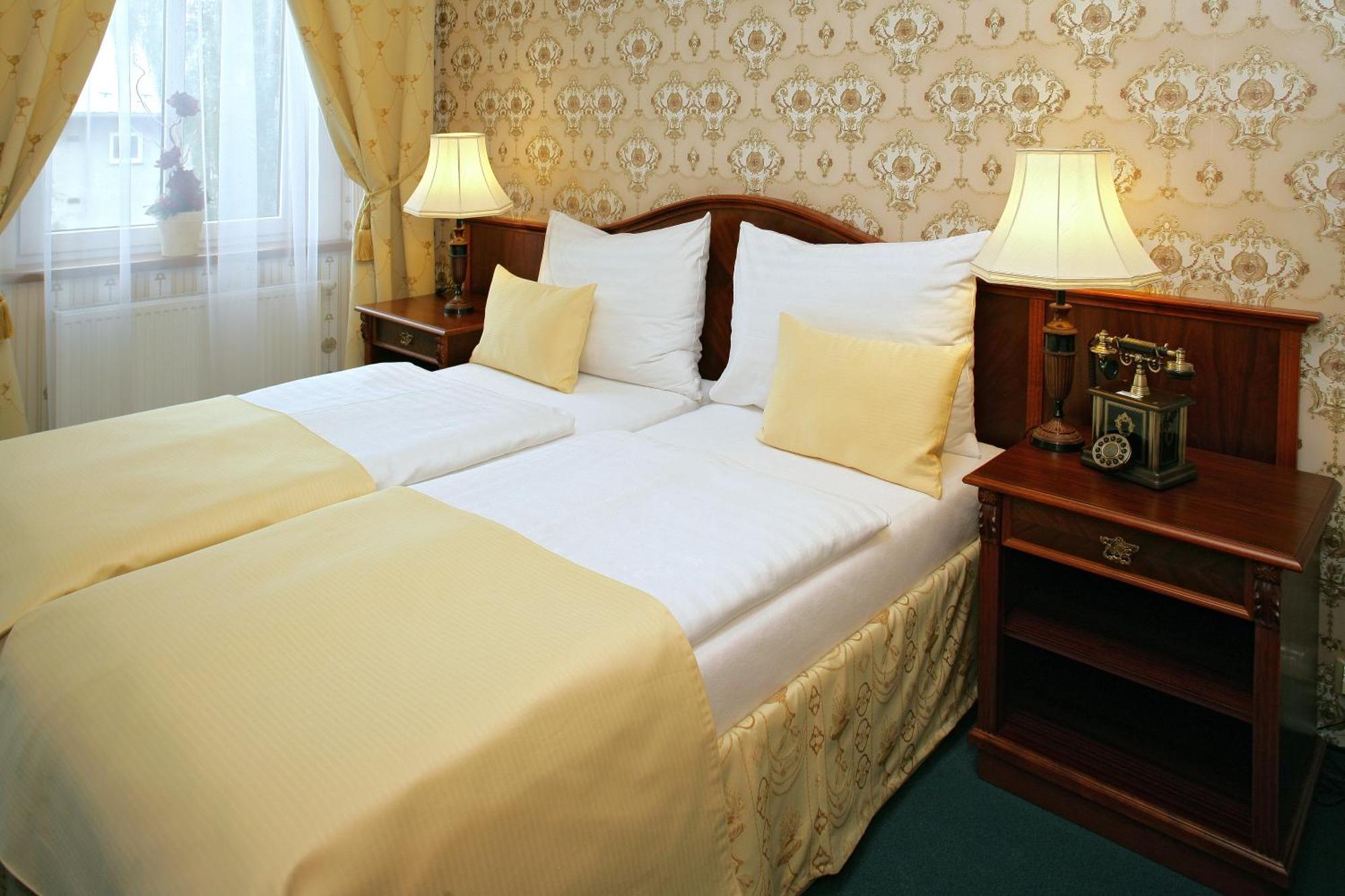 Hotel Mertin Chomutov Eksteriør billede