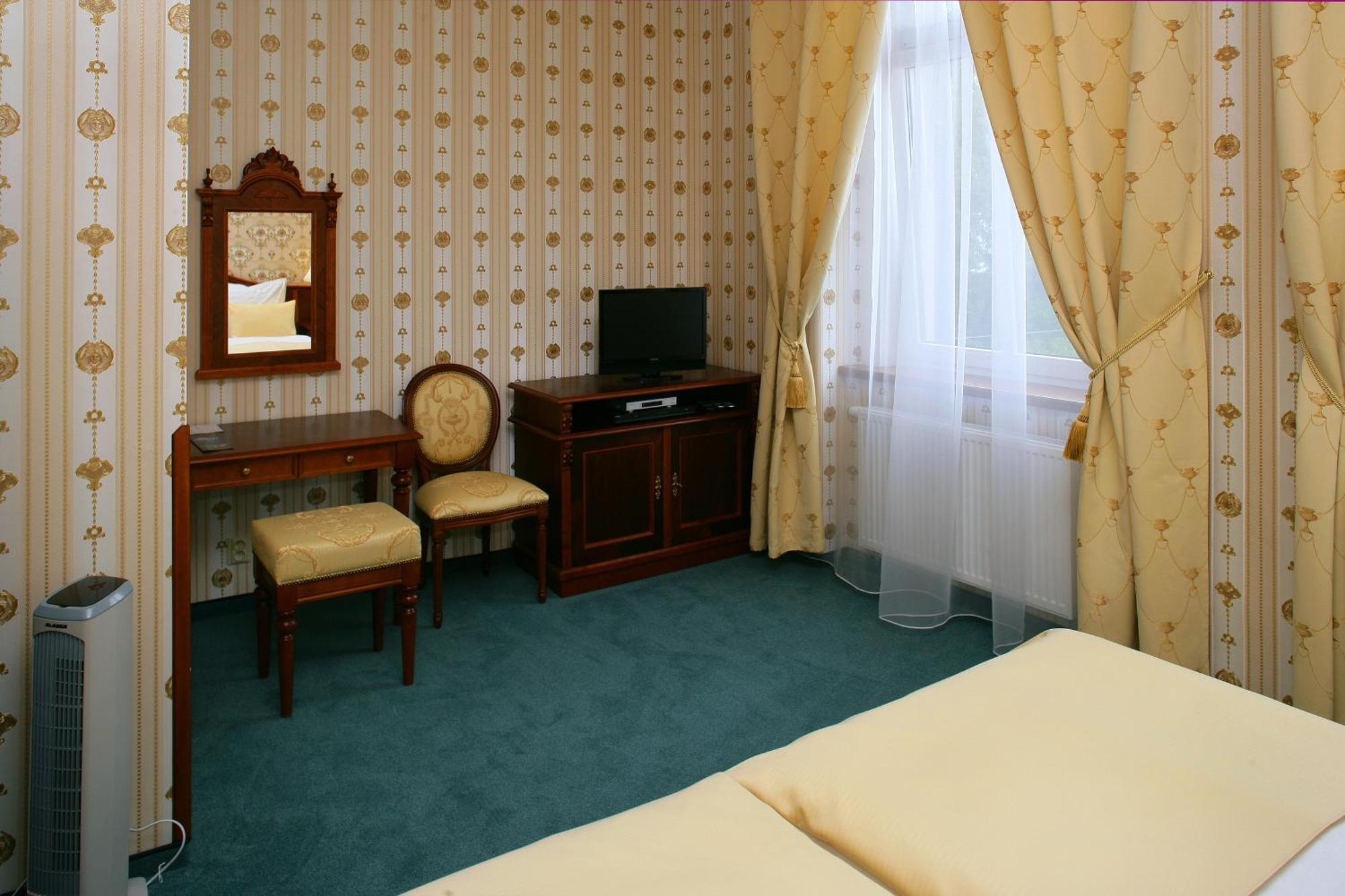 Hotel Mertin Chomutov Eksteriør billede