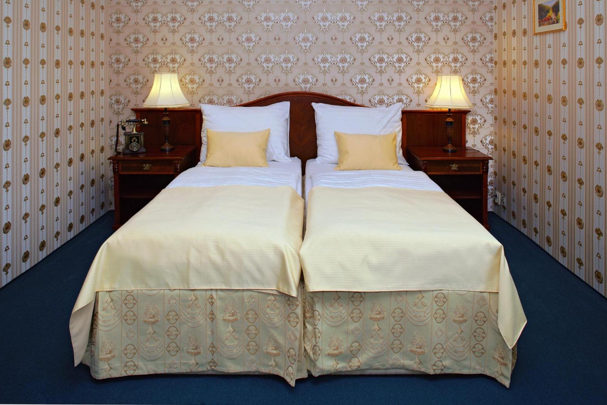Hotel Mertin Chomutov Eksteriør billede