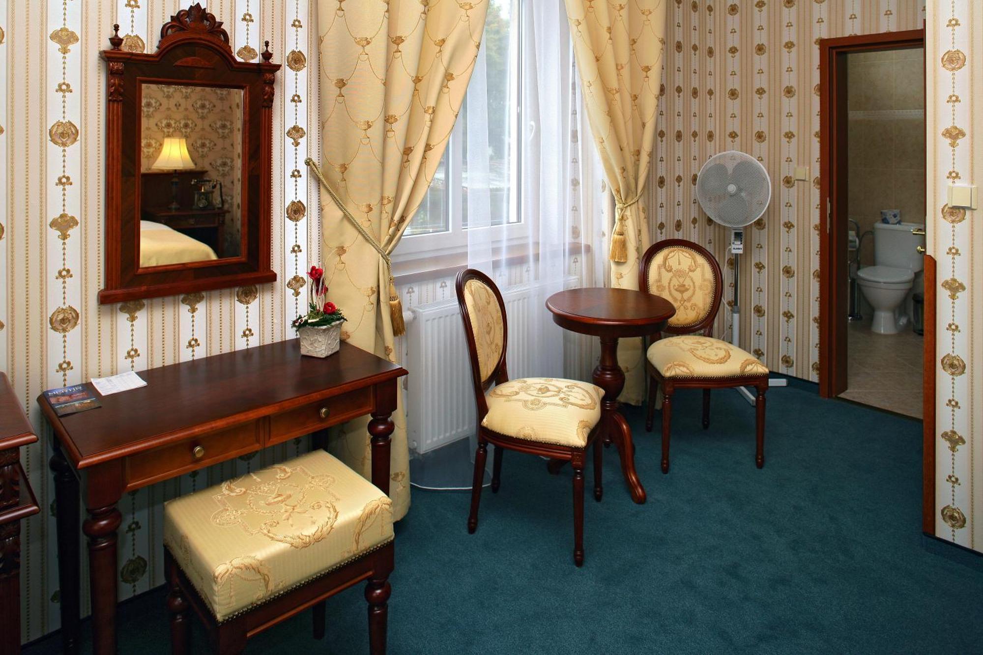 Hotel Mertin Chomutov Eksteriør billede